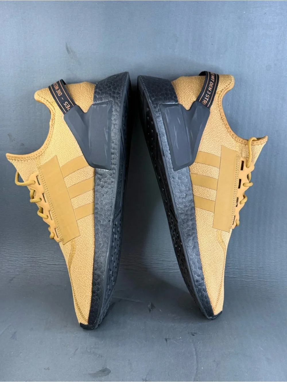 adidas NMD_R1 V2 'Mesa' athletic sneaker shoes men’s size 12